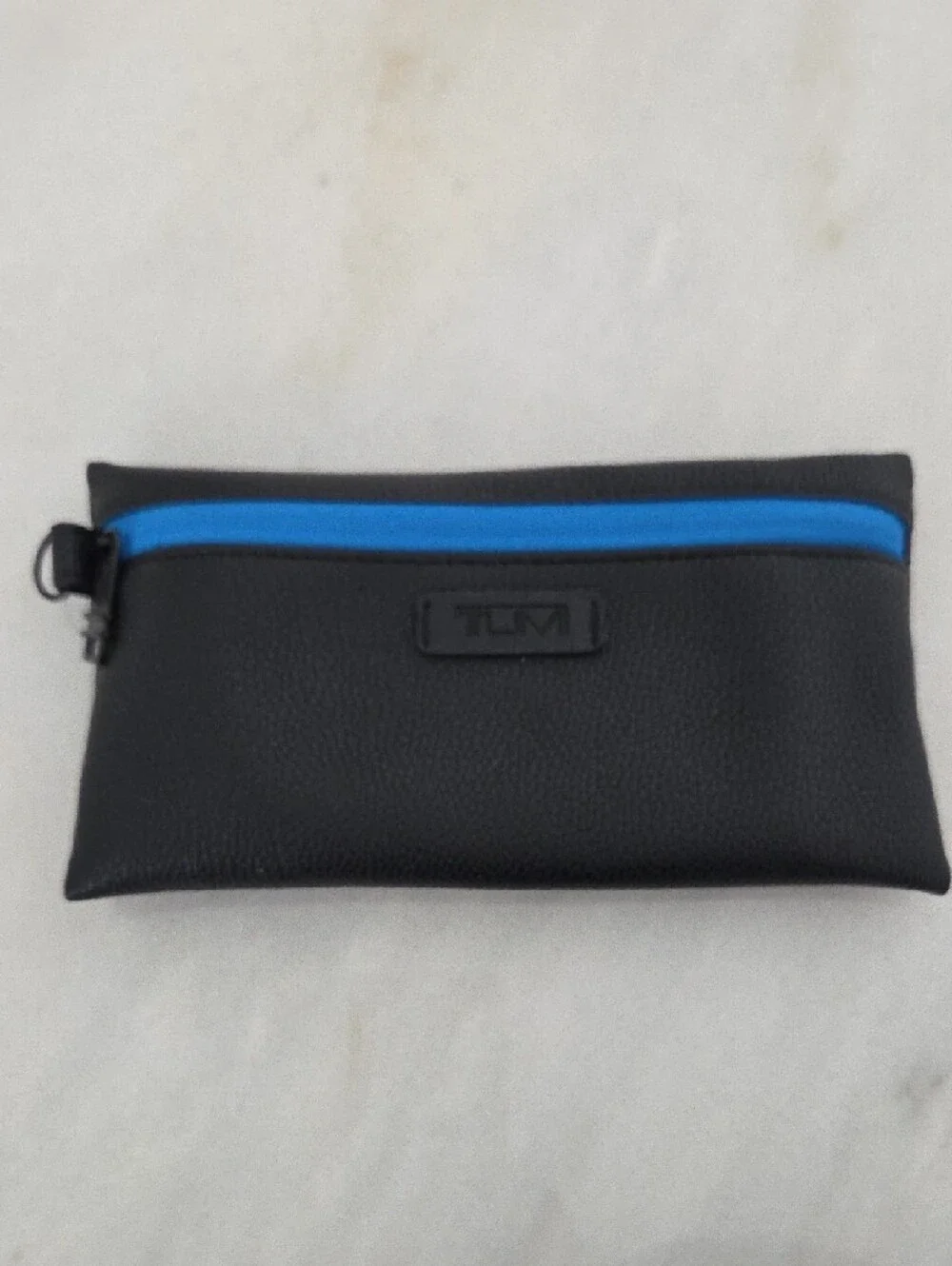 Tumi Black Travel Pouches & Tumi Eye Masks (5 Sets) BRAND NEW NEVER USED!